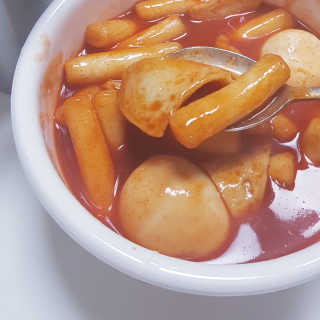 두번째 국떡 국가대표 떡볶이 1팩 + 영미칩 2봉 증정 — 4점을 준 리뷰어가 2019년 2월 올린 사용 사진