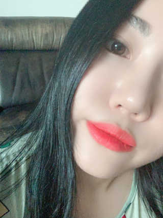 스톤브릭 라커틴트 립스틱스 — 5점을 준 리뷰어가 2019년 9월 올린 사용 사진