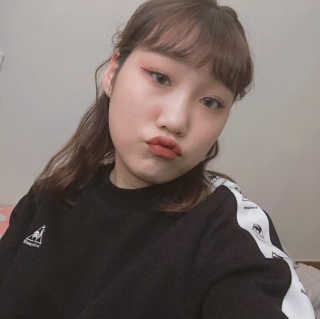 [블랙루즈] 에어 핏 벨벳 틴트 시즌2 中 택1+랜덤1 — 5점을 준 리뷰어가 2018년 10월 올린 사용 사진