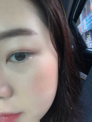 [블랙루즈] 펄블리 아이 글리터 4종 중 택 1 — 5점을 준 리뷰어가 2019년 8월 올린 사용 사진