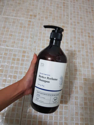 달리프 베러 퍼퓸 샴푸 1000ml 레이니데이 or 일랑로즈 — 5점을 준 리뷰어가 2018년 9월 올린 사용 사진