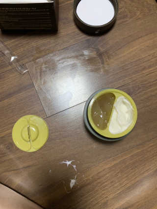 토니모리 프롬 강화 맑은 약쑥 두 겹 진정 크림 — 4.5점을 준 리뷰어가 2019년 8월 올린 사용 사진