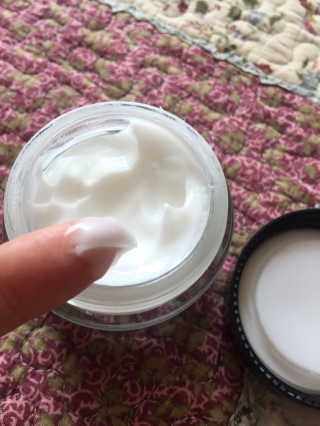 지고트 산양유 화이트닝 크림 70ml — 4.5점을 준 리뷰어가 2019년 5월 올린 사용 사진