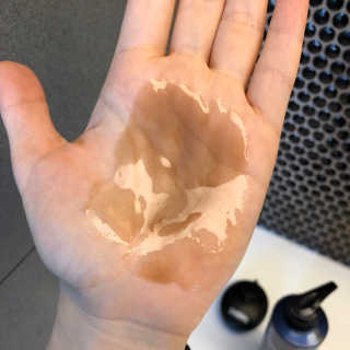 다슈코리아 다슈 단백질 한방 두피 골드 샴푸 500ml +샴푸브러쉬 — 3.5점을 준 리뷰어가 2019년 10월 올린 사용 사진