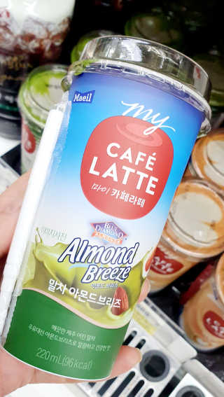 마이카페라떼 말차 아몬드브리즈 7개입 — 5점을 준 리뷰어가 2019년 11월 올린 사용 사진