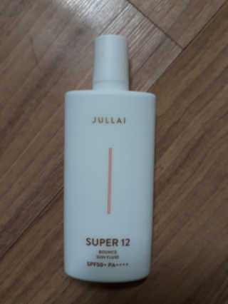 쥴라이Jullai 슈퍼 12 바운스 선 플루이드 SPF50+ PA++++ — 4.5점을 준 리뷰어가 2019년 7월 올린 사용 사진