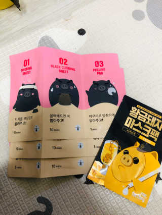 미팩토리 3단흑돼지코팩 1box + 황금돼지마스크팩 1ea — 2.5점을 준 리뷰어가 2019년 10월 올린 사용 사진