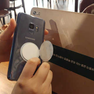 주식회사 디디팝스타일 신개념 특수 거치대 스티키패드 어디든 착착 붙어요 — 5점을 준 리뷰어가 2018년 3월 올린 사용 사진
