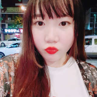 우드버리 울트라에이치디 스무디벨벳틴트 — 4.33점을 준 리뷰어가 2018년 6월 올린 사용 사진
