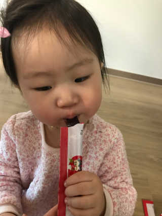 메이준뉴트리 박경호의 어린이 홍삼 홍통령젤리 30포 — 5점을 준 리뷰어가 2018년 4월 올린 사용 사진