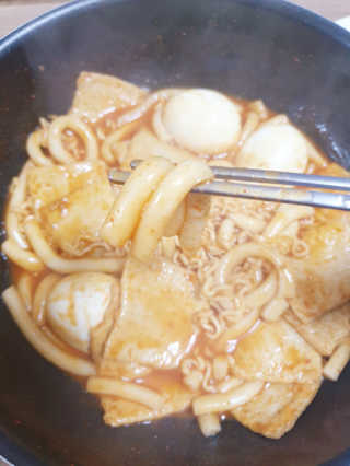 [홍코너떡볶이]옛날떡볶이 인기맛 4팩세트 — 5점을 준 리뷰어가 2019년 11월 올린 사용 사진