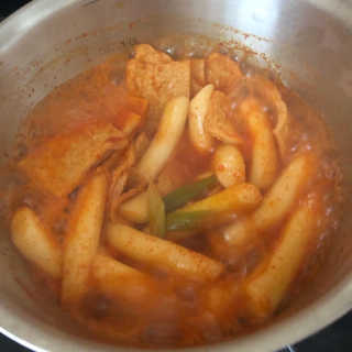 [홍코너떡볶이]옛날떡볶이 인기맛 4팩세트 — 5점을 준 리뷰어가 2019년 10월 올린 사용 사진