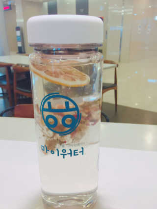 ㅎㅎ마이워터 ㅎㅎ 마이워터 과일워터팩+전용보틀_레몬오렌지 — 4.67점을 준 리뷰어가 2017년 9월 올린 사용 사진