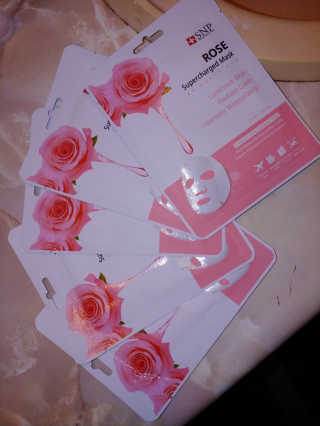 SNP Supercharged Mask_Rose Centifoli Flower — 4점을 준 리뷰어가 2019년 1월 올린 사용 사진