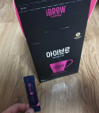 한국맥널티 아이브루 헤이즐넛향 100T — 5점을 준 리뷰어가 2019년 11월 올린 사용 사진