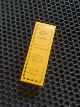 [스킨큐어] 산다화 비타민C 화이트닝 에센스 30ml — 5점을 준 리뷰어가 2020년 3월 올린 사용 사진