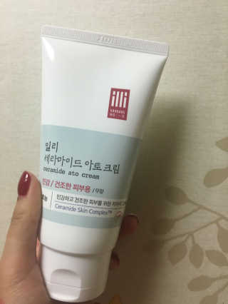 일리윤 세라마이드 아토 집중 크림 — 5점을 준 리뷰어가 2017년 6월 올린 사용 사진