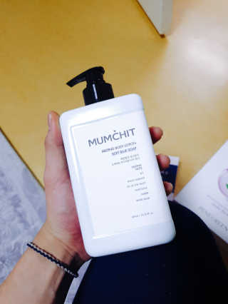 멈칫(MUMCHIT) 멜팅 바디로션 — 4.83점을 준 리뷰어가 2018년 12월 올린 사용 사진