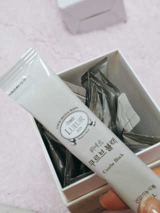 [하우투잇] 뤼에르 쿠르브 블랙 10ml x 30포 총 300ml — 5점을 준 리뷰어가 2020년 3월 올린 사용 사진