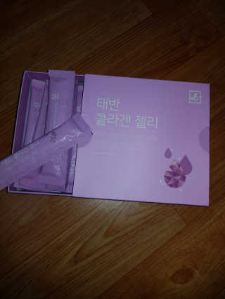 네츄럴굿띵스 태반 콜라겐 젤리 15포 — 4.67점을 준 리뷰어가 2018년 10월 올린 사용 사진