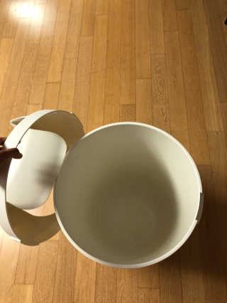 창신리빙 [프랑코 스윙 휴지통] 똑똑한 정리 수납 인테리어 — 4점을 준 리뷰어가 2019년 5월 올린 사용 사진