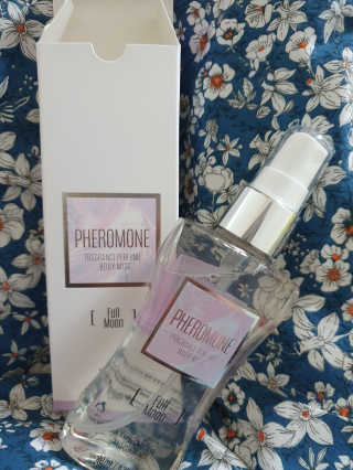 레드컨테이너 페로몬향 퍼퓸 바디미스트 80ml — 5점을 준 리뷰어가 2020년 2월 올린 사용 사진