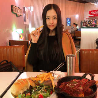 뉴욕아파트먼트 합정점 [뉴욕아파트먼트 오리지날그릴] 4만원 이용권 — 4점을 준 리뷰어가 2020년 2월 올린 사용 사진