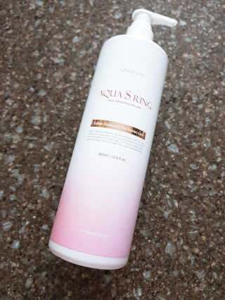 아쿠아큐링 아쿠아S링 퓨어리프레싱 헤어케어 500ml — 4점을 준 리뷰어가 2018년 8월 올린 사용 사진