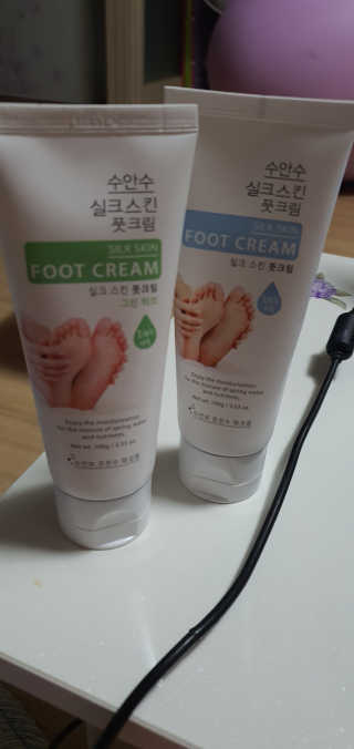 (주)에네스티 에네스티 수안수 실크스킨 풋크림 1+1 — 5점을 준 리뷰어가 2019년 10월 올린 사용 사진