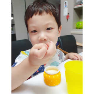 [매일 바이오] 생크림요거트 플레인 12개 + 유자 12개 — 5점을 준 리뷰어가 2019년 6월 올린 사용 사진