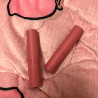 [블랙루즈] 로즈 벨벳 립스틱 택1+랜덤1 — 3.5점을 준 리뷰어가 2019년 1월 올린 사용 사진