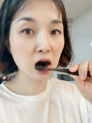 the naked object 디블랙팩치약 디블랙칫솔 세트 — 4점을 준 리뷰어가 2019년 12월 올린 사용 사진