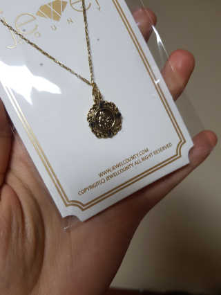 쥬얼카운티 92.5 Silver Byzantine Coin Pendant Necklace — 4.5점을 준 리뷰어가 2018년 12월 올린 사용 사진