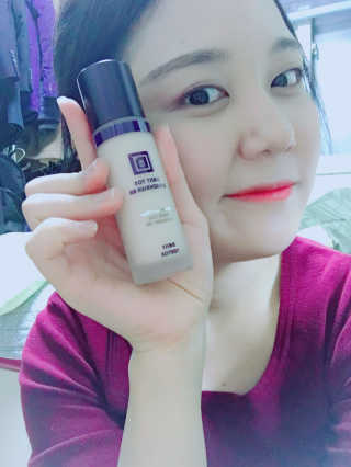 데일리톡스톡스 데일리톡스 듀이 스킨 이펙트 멀티 유즈 컨실러 비비 — 3.83점을 준 리뷰어가 2018년 3월 올린 사용 사진