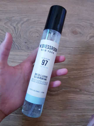 더블유드레스룸 드레스퍼퓸 150ml — 4.67점을 준 리뷰어가 2018년 8월 올린 사용 사진