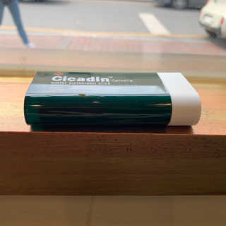 [미샤] 시카딘 센텔라 물스틱 선 SPF 50+ PA++++ — 4점을 준 리뷰어가 2019년 4월 올린 사용 사진