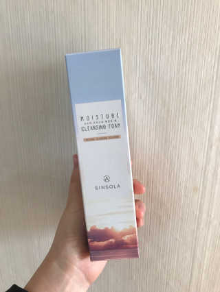 신소라 코스메틱 SINSOLA COSMETIC 신소라 모이스춰 클렌징폼 — 4.33점을 준 리뷰어가 2017년 11월 올린 사용 사진