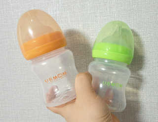 유비맘 신생아젖병 120ml 트리플팩_ 젖꼭지 포함 — 5점을 준 리뷰어가 2020년 3월 올린 사용 사진