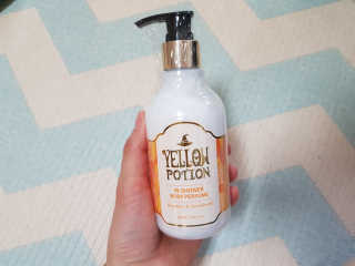 바디홀릭 인샤워 바디퍼퓸 옐로우포션 250ML — 4점을 준 리뷰어가 2019년 4월 올린 사용 사진