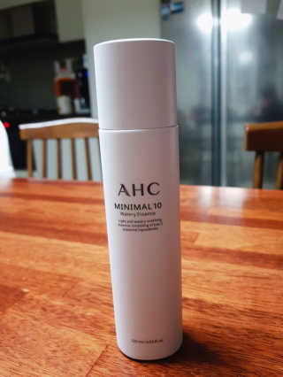 AHC 에이 에이치 씨 미니멀 10 워터리 에센스 — 5점을 준 리뷰어가 2018년 12월 올린 사용 사진