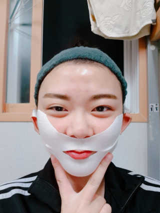 부티크브쥬르 엑스리프팅 하이드로겔 마스크 — 4.67점을 준 리뷰어가 2018년 3월 올린 사용 사진