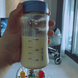 유비맘 PPSU 젖병 노꼭지_260ml_컬러 랜덤 발송 — 5점을 준 리뷰어가 2020년 2월 올린 사용 사진