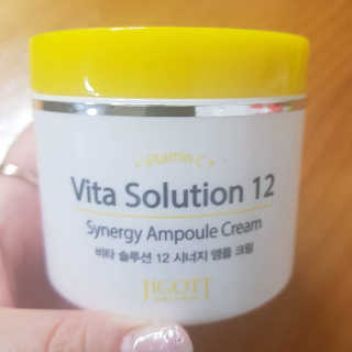 지고트 비타솔루션12 시너지 앰플 크림 100ml — 4.5점을 준 리뷰어가 2019년 6월 올린 사용 사진