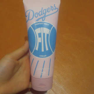 MLB COSMETICS [MLB PLAY] 퍼펙트 바디핏 크림 200ml — 4점을 준 리뷰어가 2019년 11월 올린 사용 사진