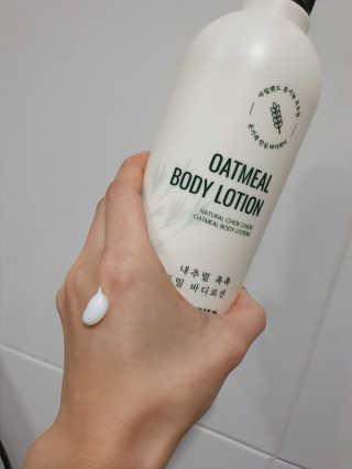 (주)에네스티 내추럴 촉촉  오트밀 바디로션 500ml — 5점을 준 리뷰어가 2019년 12월 올린 사용 사진