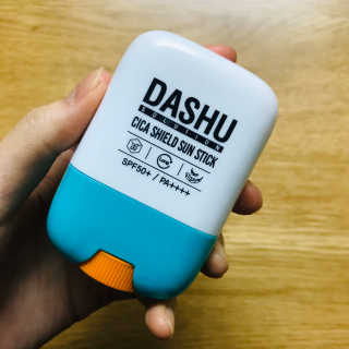다슈코리아 다슈 솔루션 시카 쉴드 선스틱 — 2.5점을 준 리뷰어가 2020년 1월 올린 사용 사진