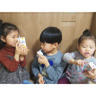 매일우유 멸균 매일우유 저지방 2프로 멸균 핑크퐁 에디션 6입 — 5점을 준 리뷰어가 2018년 1월 올린 사용 사진