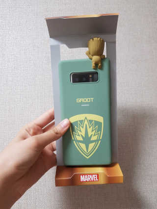 하이키키 마블 피규어 컬러젤리 케이스 — 4점을 준 리뷰어가 2019년 5월 올린 사용 사진