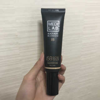 데이셀코스메틱 메디 랩 블랙로즈 블로썸 비비 50g — 2.67점을 준 리뷰어가 2017년 6월 올린 사용 사진