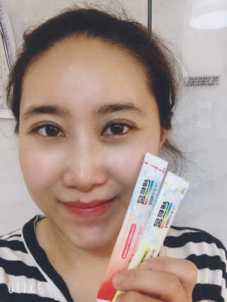 센트룸 아쿠아비타 레몬향, 딸기향 — 5점을 준 리뷰어가 2019년 8월 올린 사용 사진
